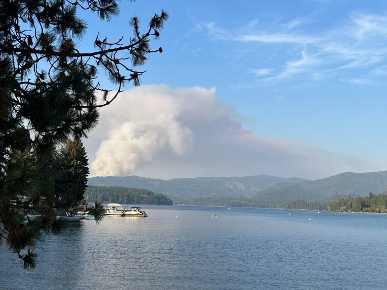 Smoke over Hayden Lake